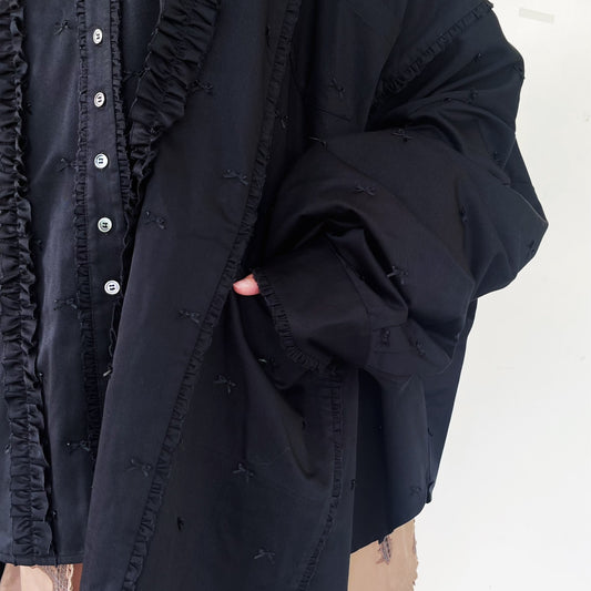 GRAND SHOULDER BLOUSE RIBBON EMBROIDERY WITHOUT SHOULDER PAD / BLACK / オーバーサイズシャツ