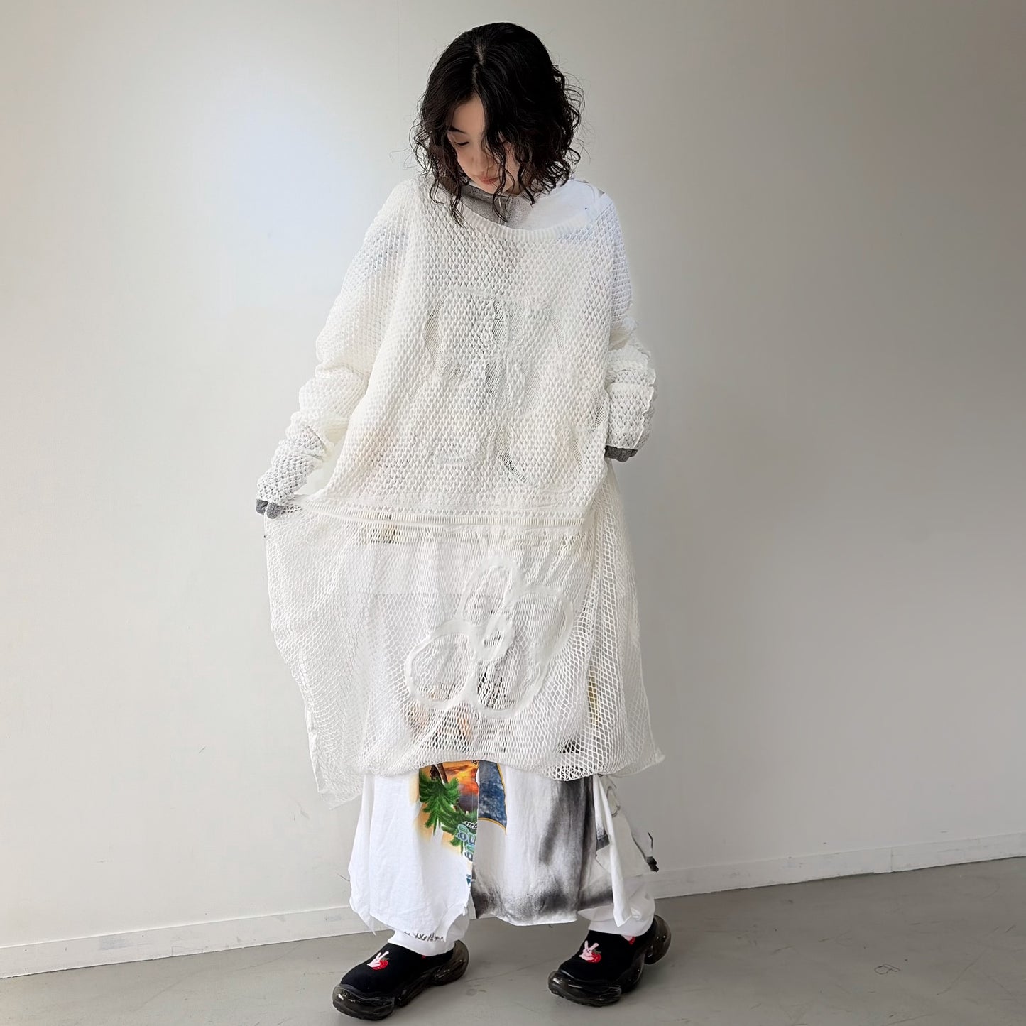 FOLD-OR-STRECH FLOWER KNIT / WHITE / ネットドレス＋ベスト