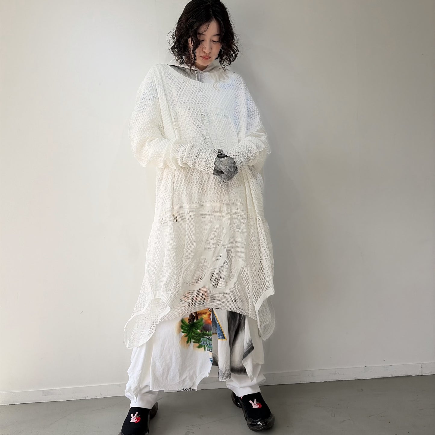 FOLD-OR-STRECH FLOWER KNIT / WHITE / ネットドレス＋ベスト