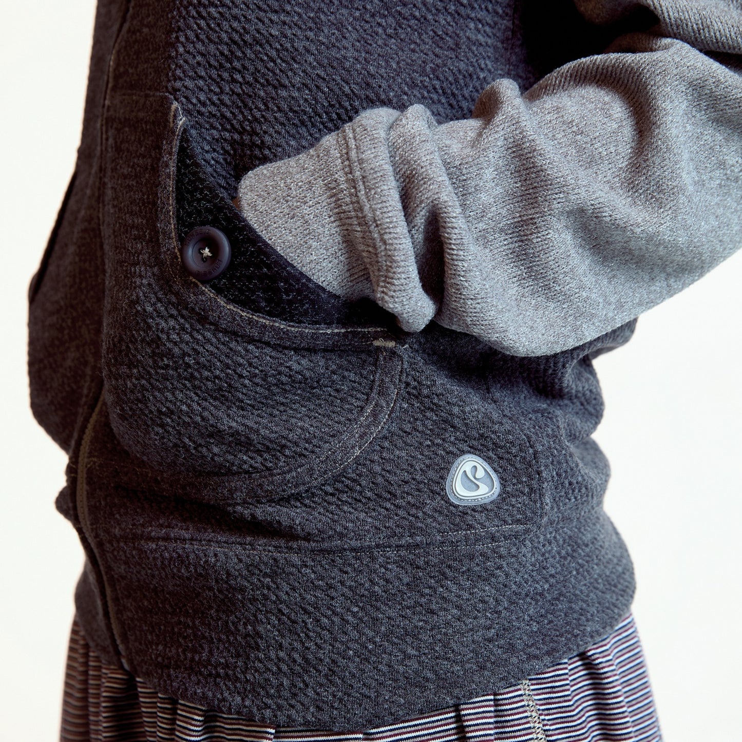 BUTTON POCKET ZIP-UP HOODIE / COCOA / ボタンポケットジップアップフーディー