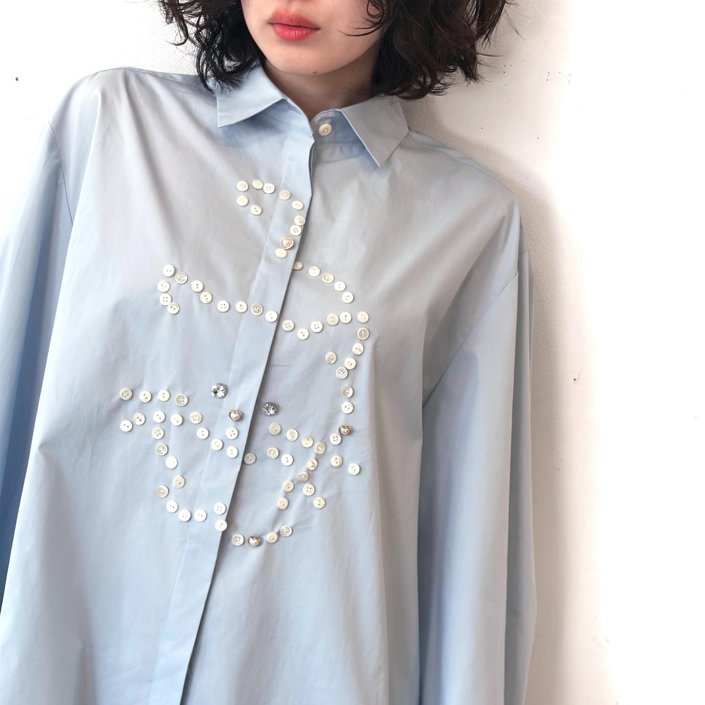 But cat blouse / MIST BLUE / キャットボタンブラウス