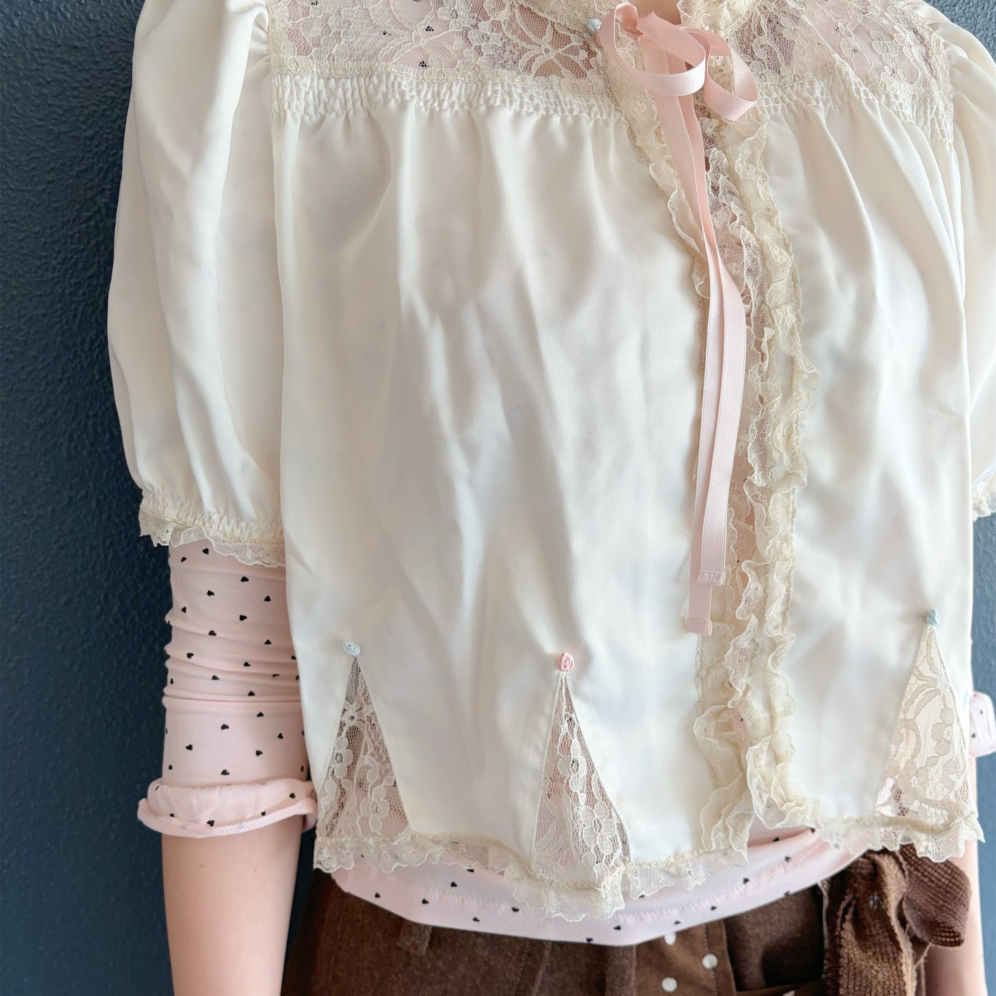 Yevette Bed Jacket / Oyster / サテンブラウス