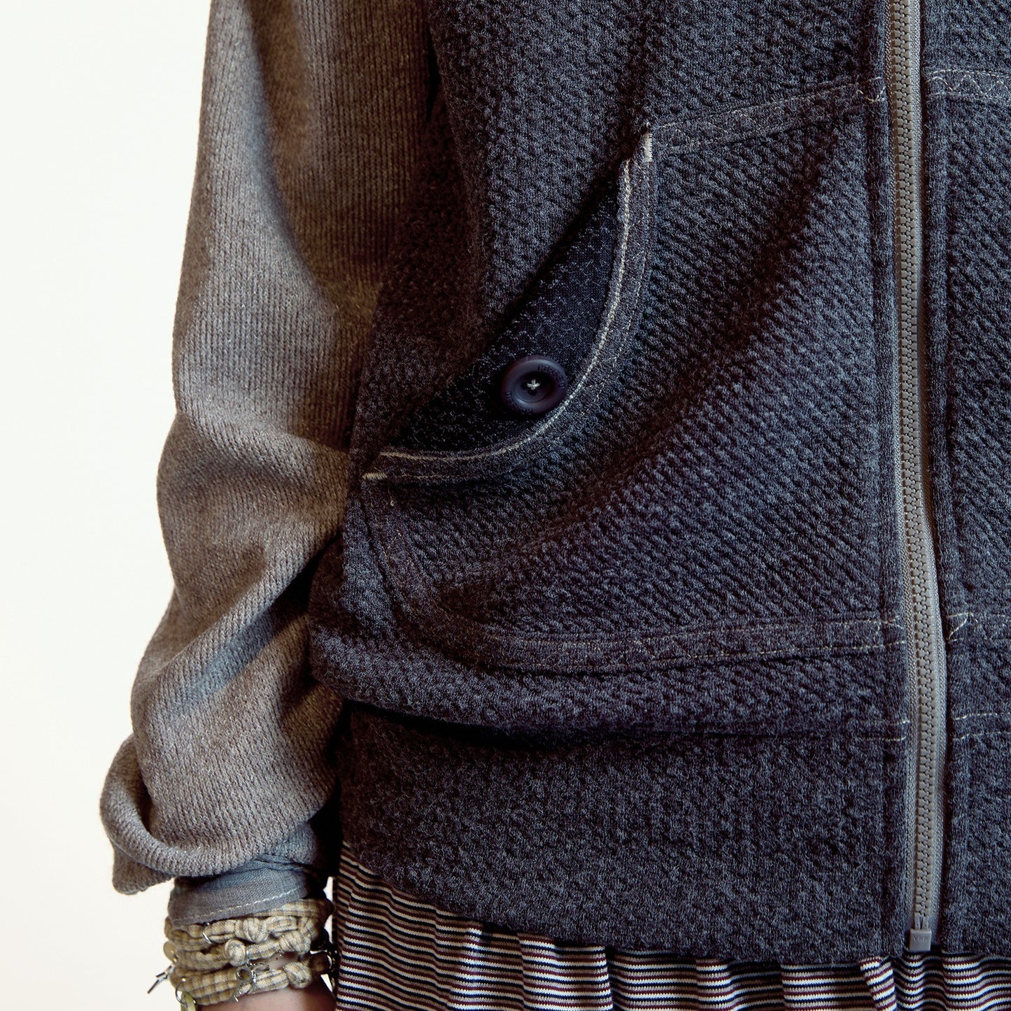 BUTTON POCKET ZIP-UP HOODIE / COCOA / ボタンポケットジップアップフーディー