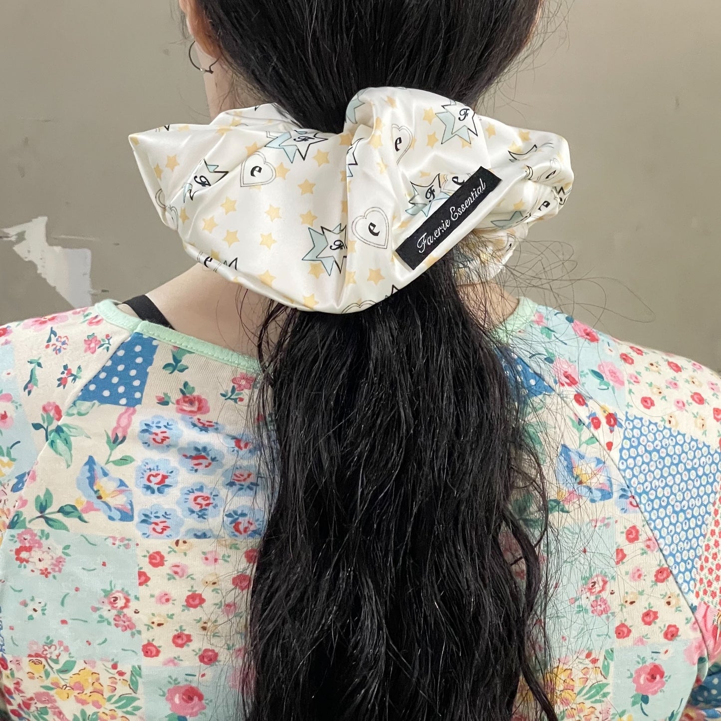 [F.E.E.S] popping heart&star scrunchie / cream / プリントシュシュ