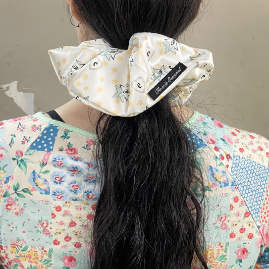 [F.E.E.S] popping heart&star scrunchie / cream / プリントシュシュ