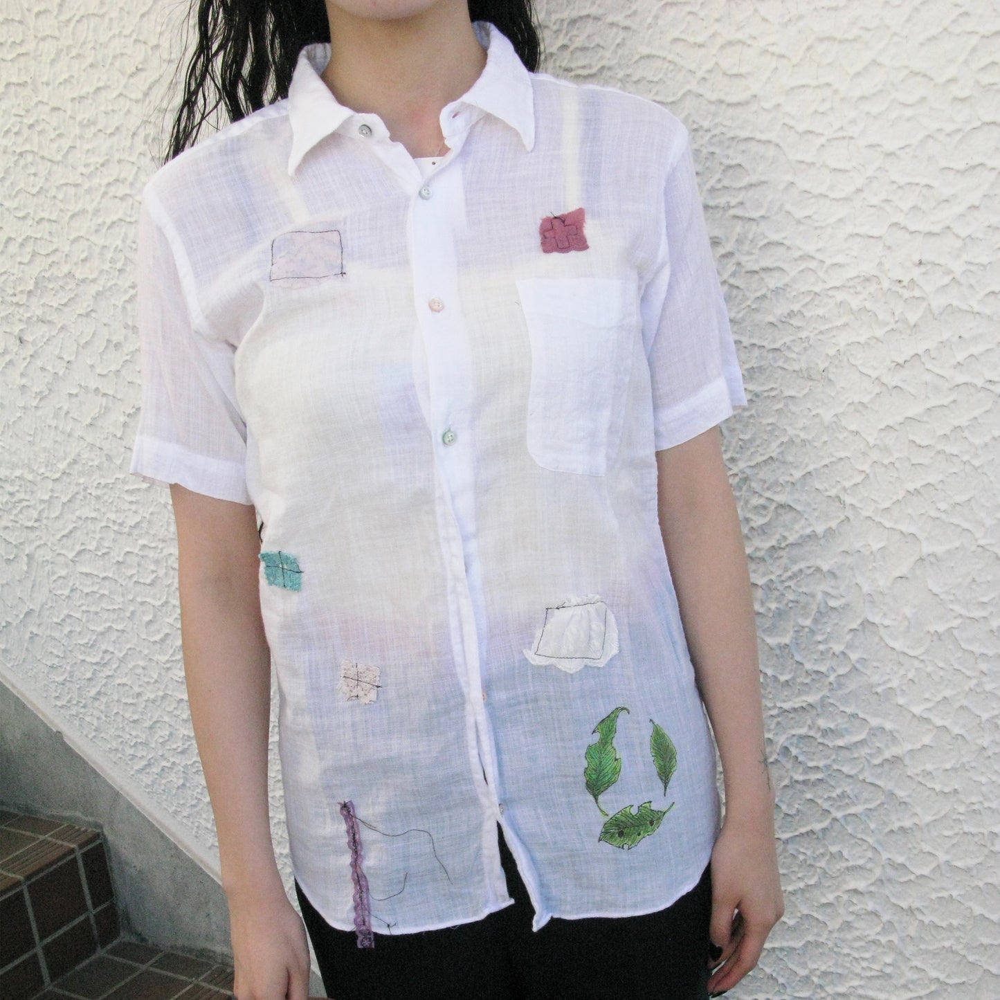 【trust teji 】Short sleeve color button Blouse + / White / カラーボタンブラウス