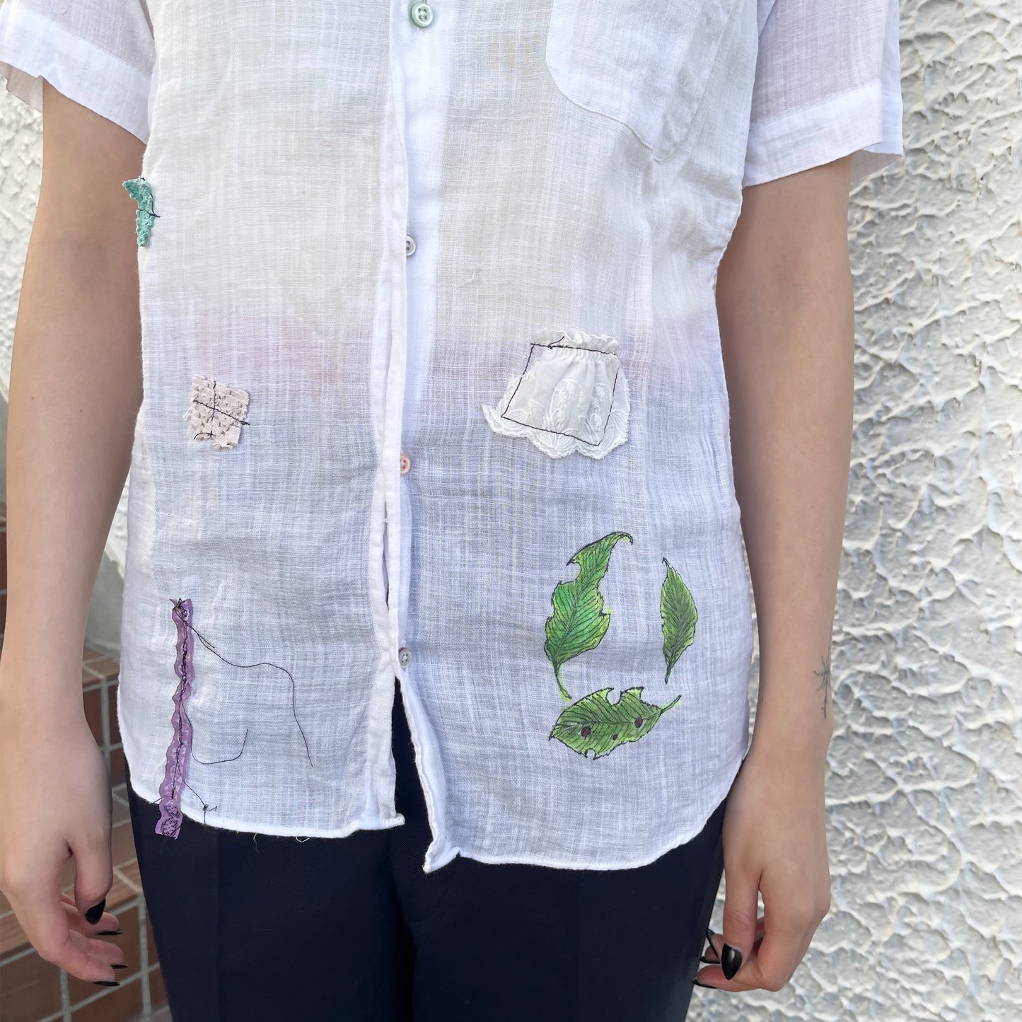 【trust teji 】Short sleeve color button Blouse + / White / カラーボタンブラウス