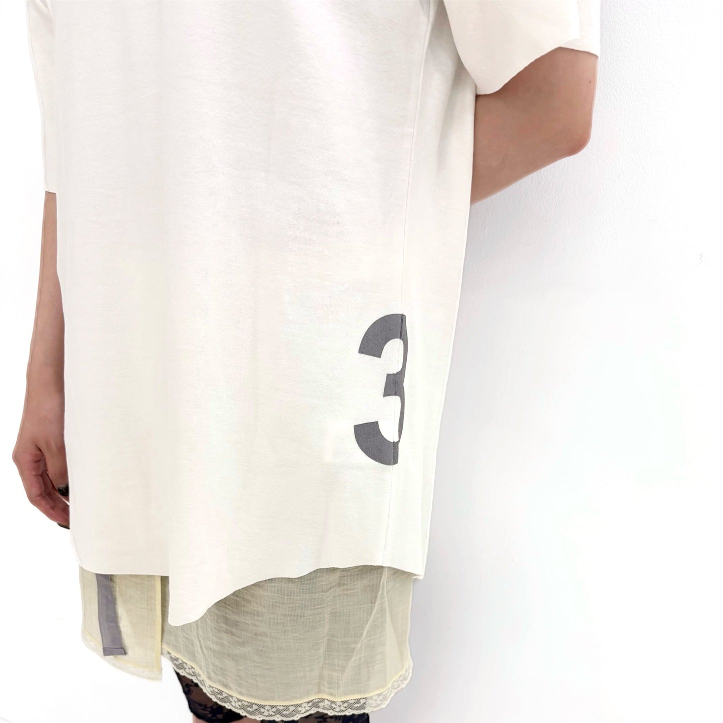 [fe.3] loose logo t-shirt / ivory / ルーズロゴTシャツ