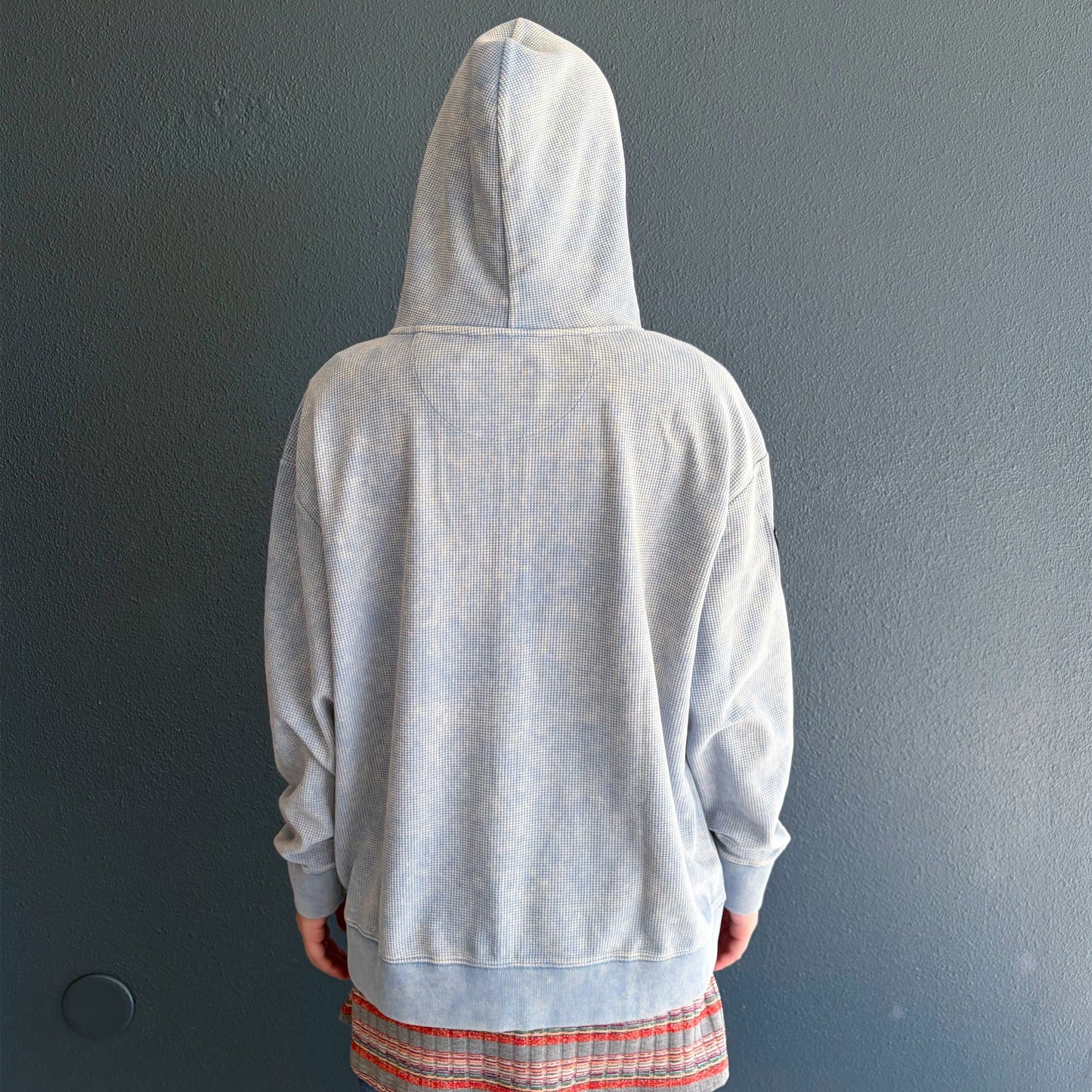 [F.E.E.S] color washing waffle zip-up / sky blue / ウォッシュワッフルフーディー