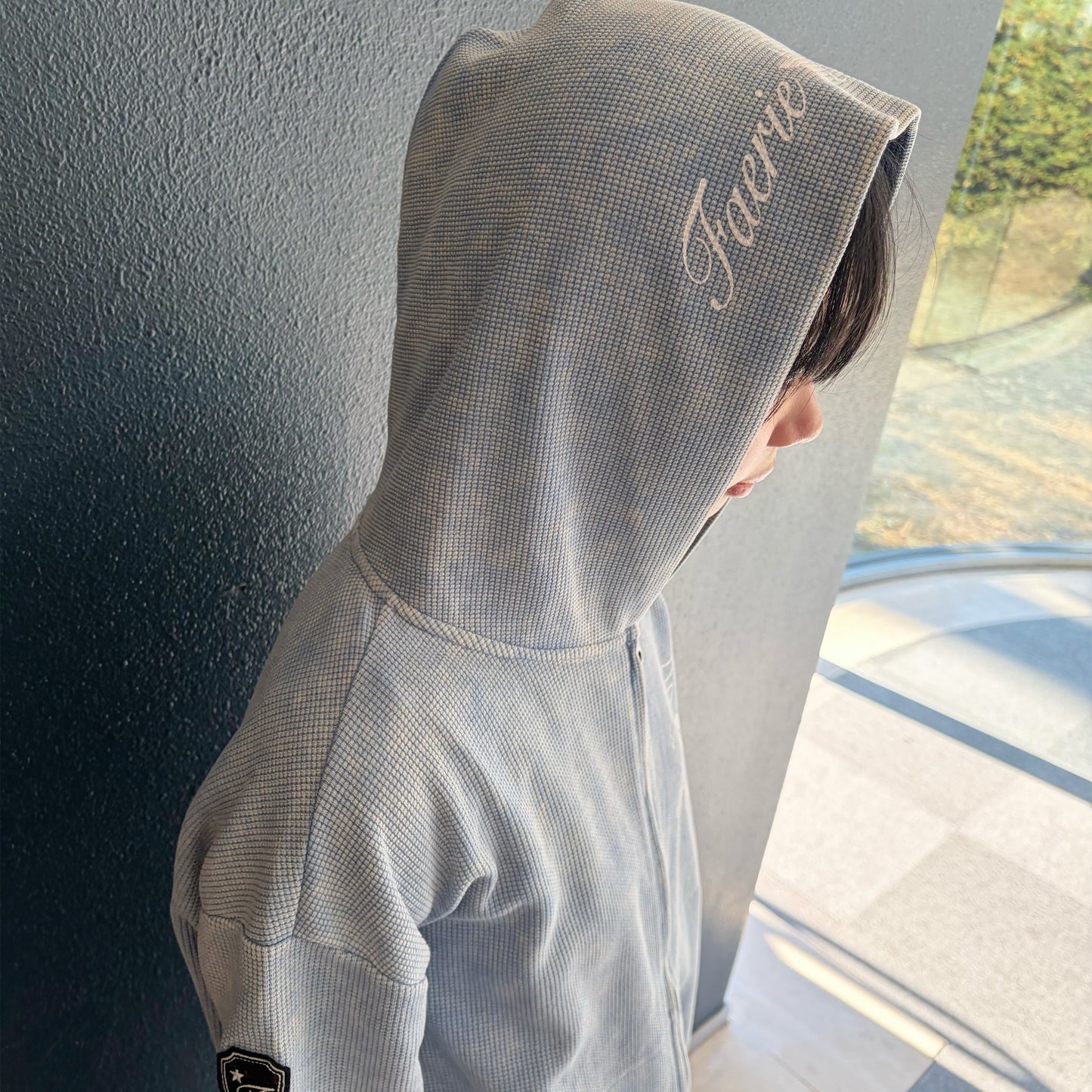 [F.E.E.S] color washing waffle zip-up / sky blue / ウォッシュワッフルフーディー