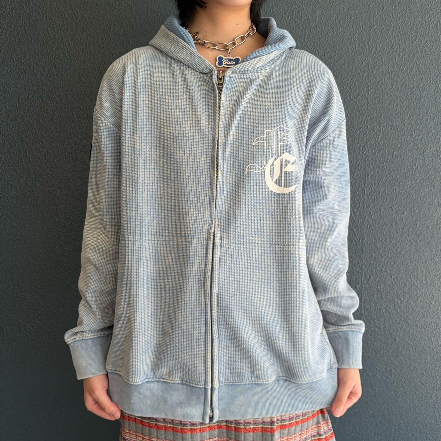 [F.E.E.S] color washing waffle zip-up / sky blue / ウォッシュワッフルフーディー