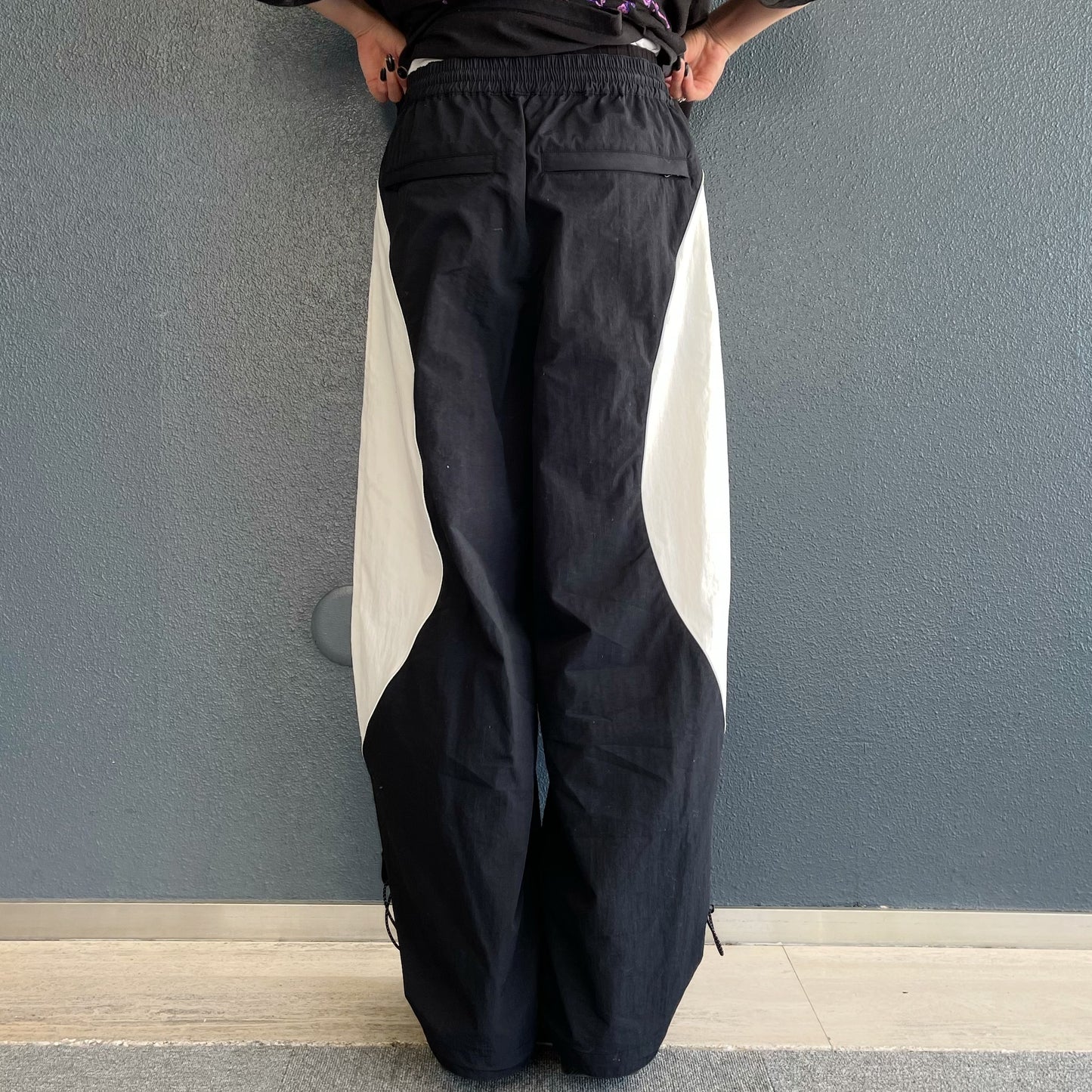 RIBBON TRACK PANTS / BLACK × WHITE / リボントラックパンツ