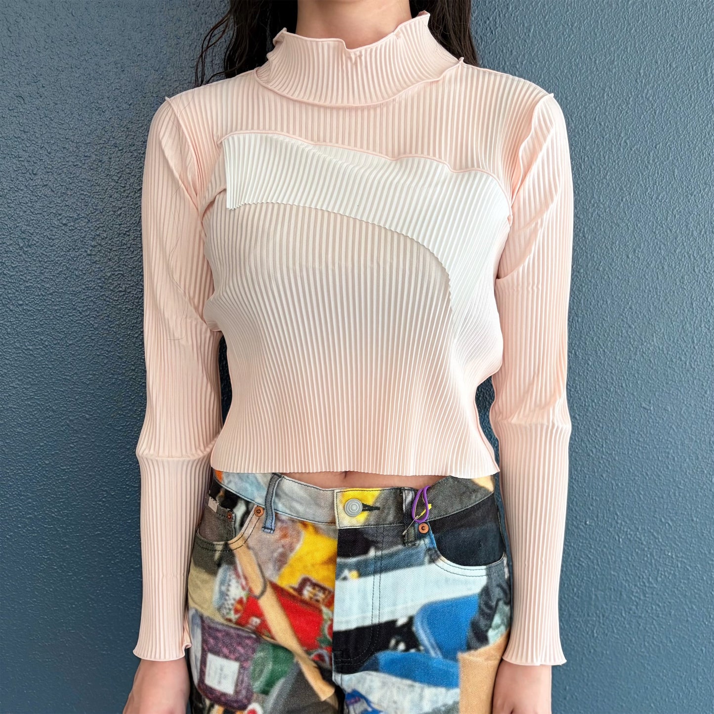 todo TINY WAVE TOP *LONG SLEEVE HIGH NECK GAL / SAKURA / ハイネックプリーツトップ