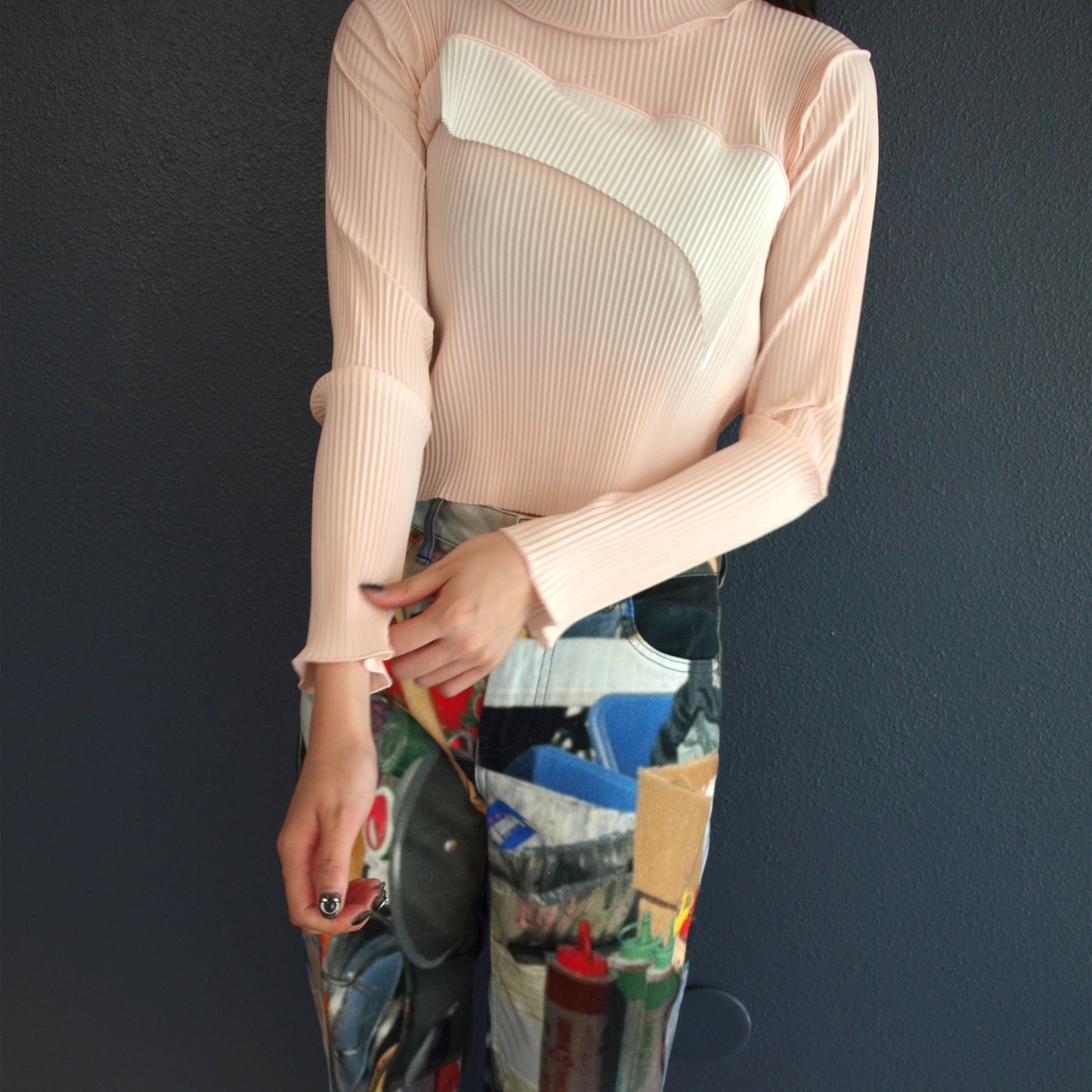 todo TINY WAVE TOP *LONG SLEEVE HIGH NECK GAL / SAKURA / ハイネックプリーツトップ