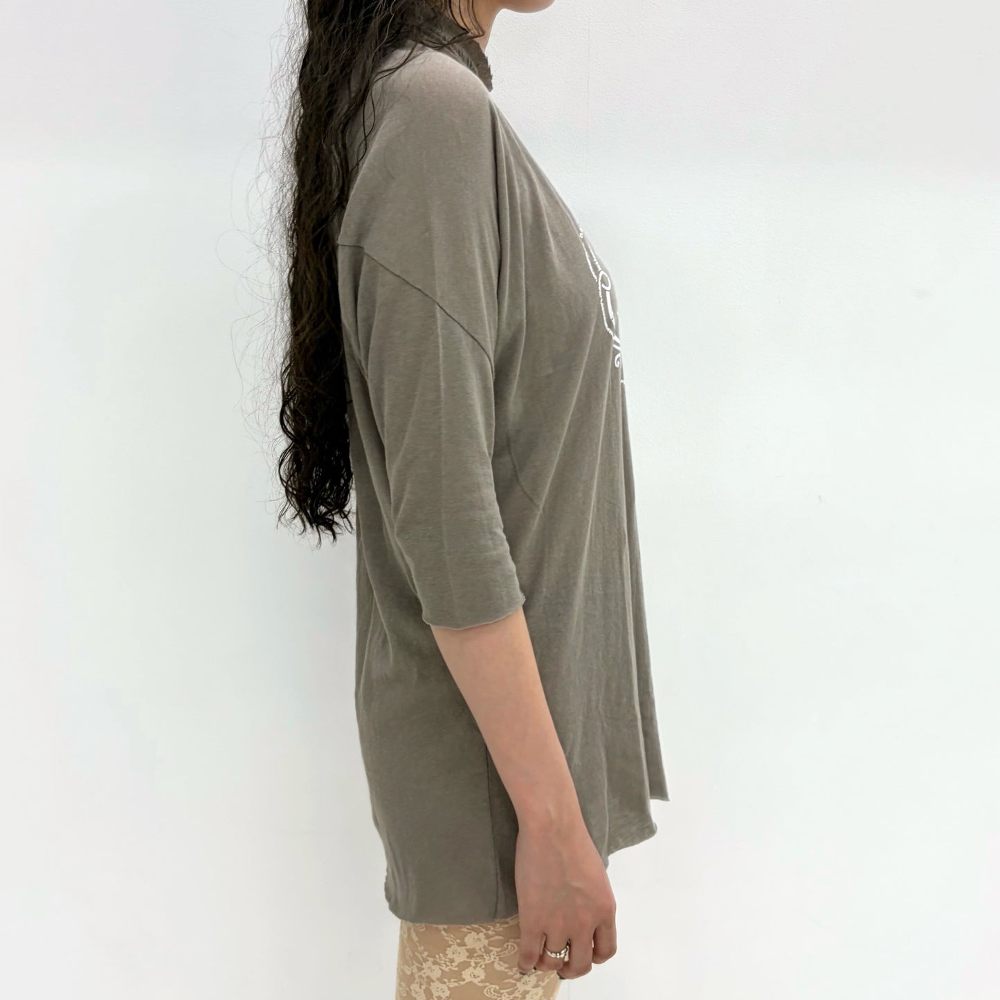 [fa.er.ie] sui loose top / taupe / シャーリングプリントトップ