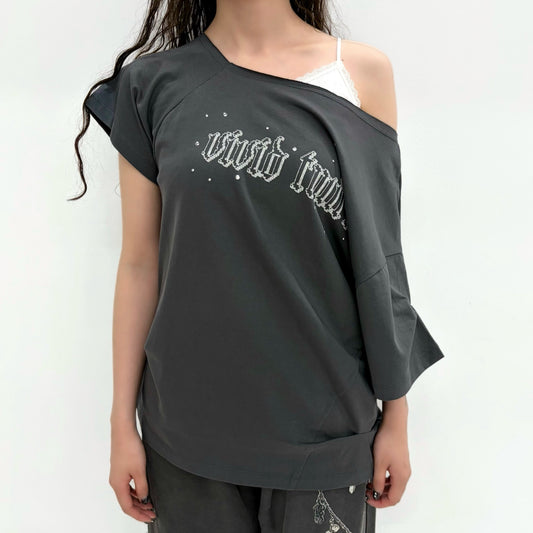 Hotfix Stitch Off Shoulder Top / Charcoal / オフショルダートップ