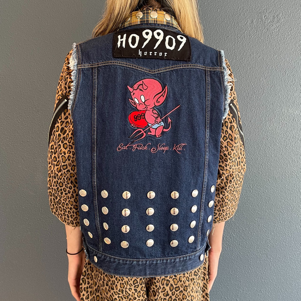 SLEEVELESS STUDS DENIM JACKET BIO WASH HO99O9 COLLABORATION / INDIGO / パッチワークデニムベスト