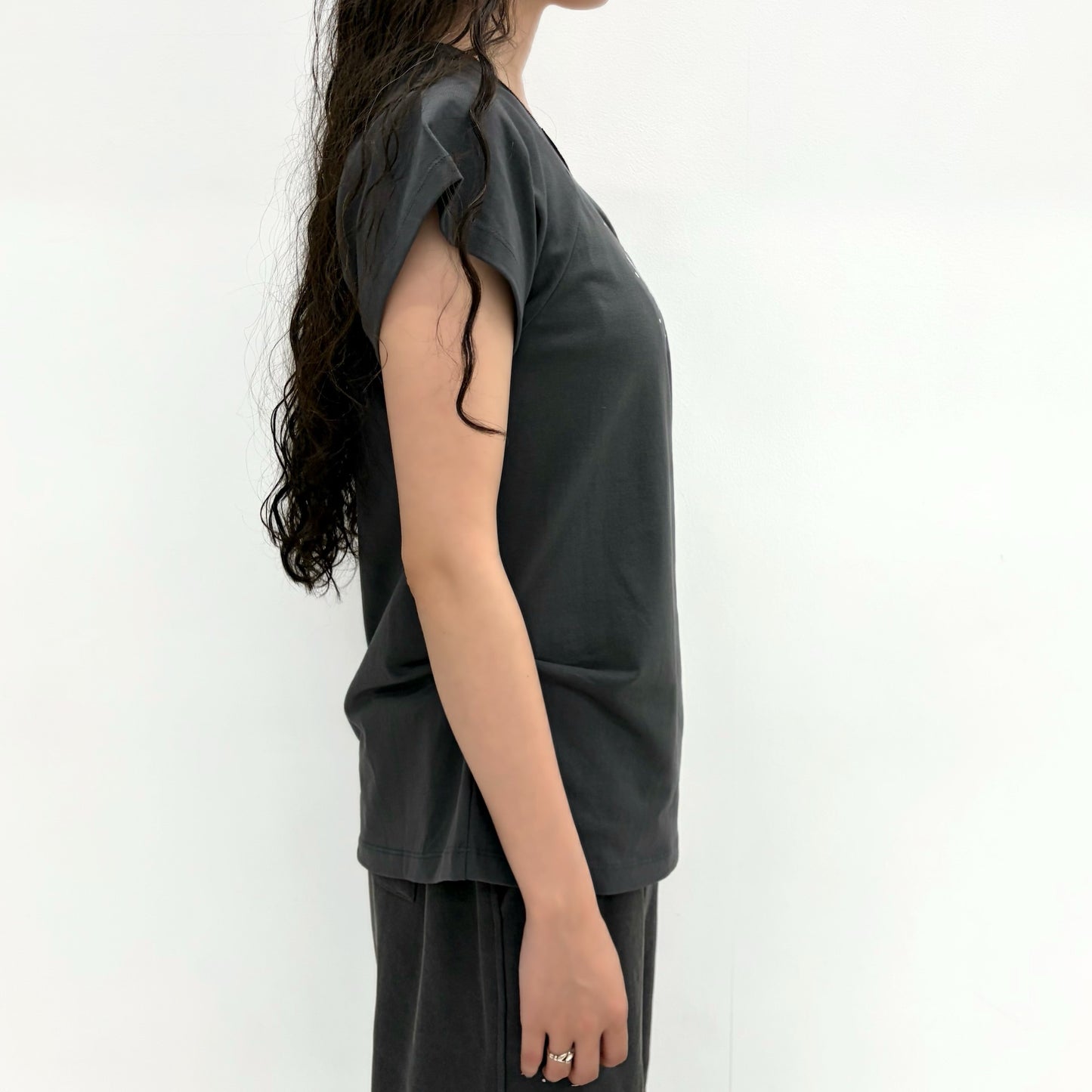 Hotfix Stitch Off Shoulder Top / Charcoal / オフショルダートップ