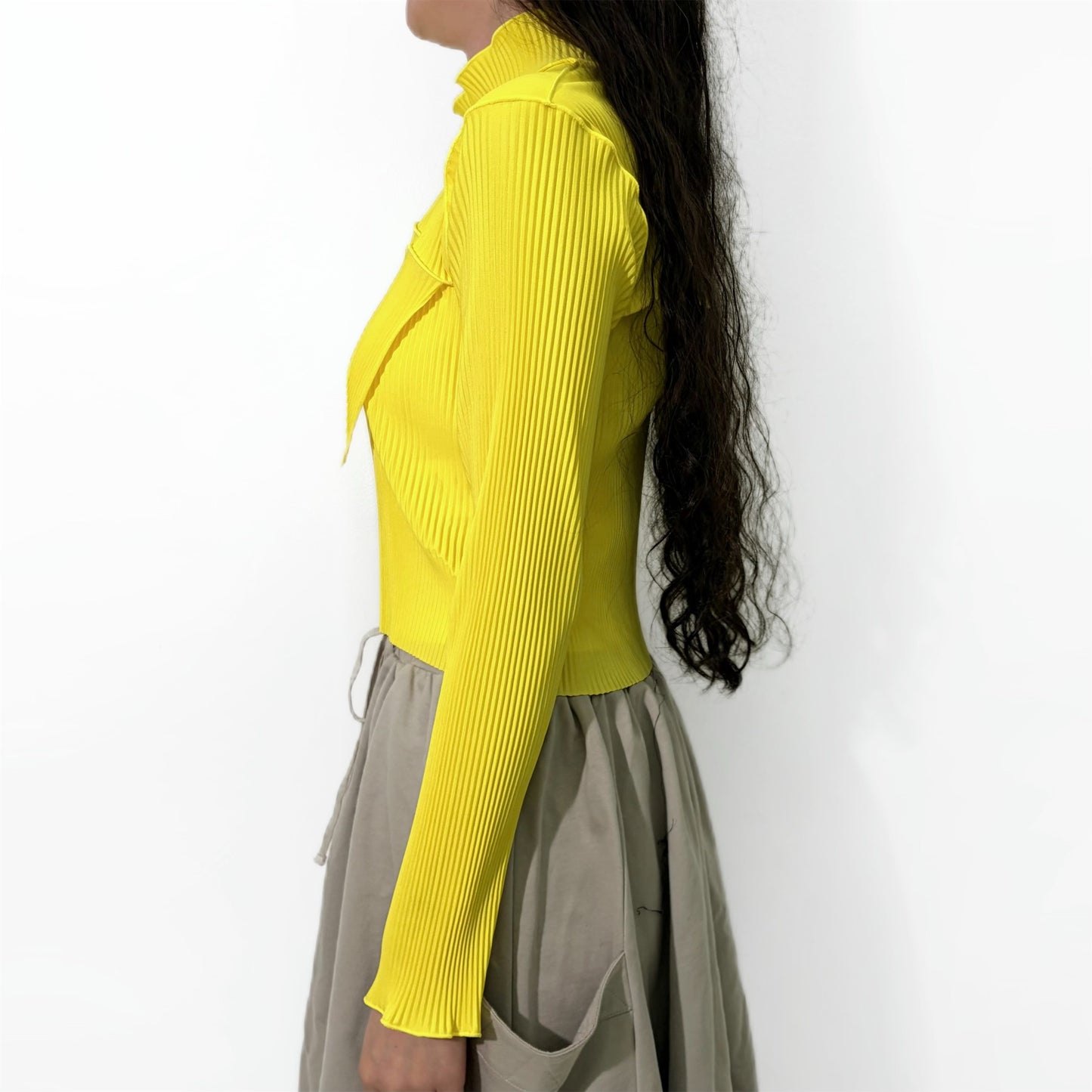 todo TINY WAVE TOP *LONG SLEEVE HIGH NECK GAL / LEMON / ハイネックプリーツトップ
