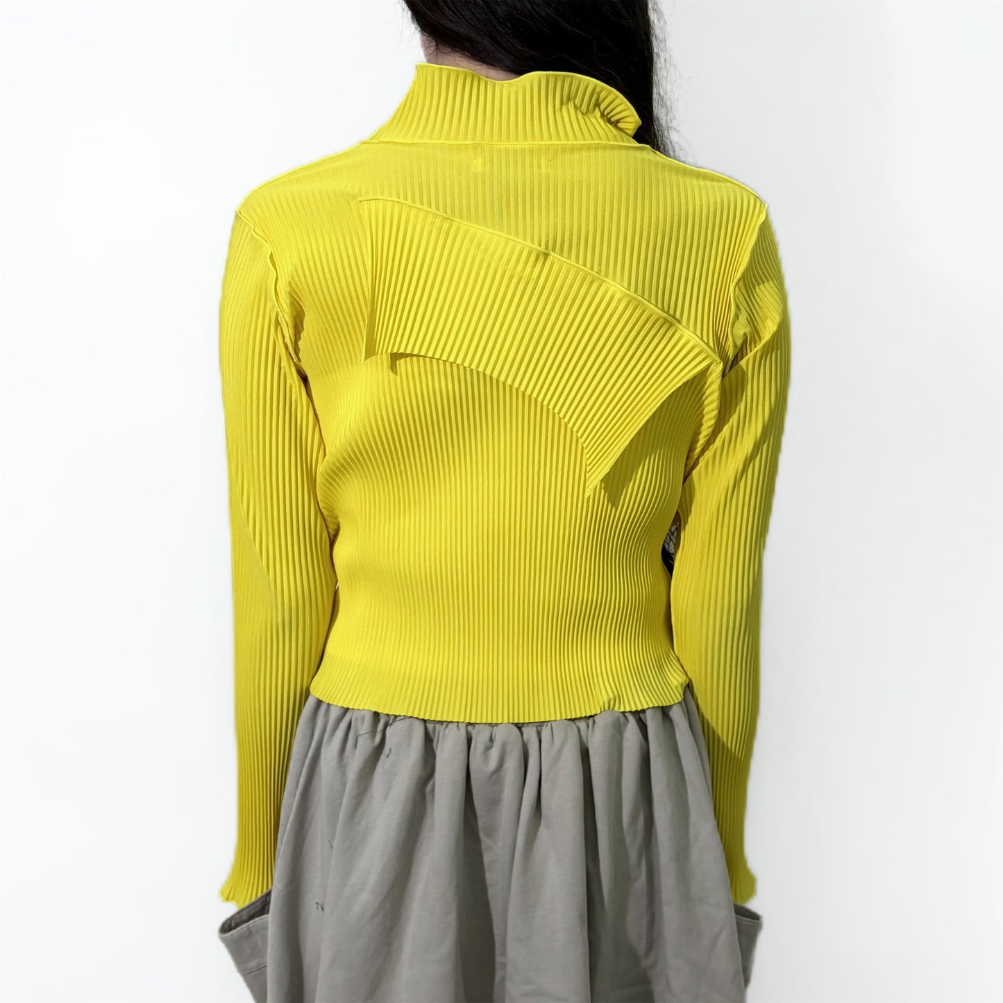 todo TINY WAVE TOP *LONG SLEEVE HIGH NECK GAL / LEMON / ハイネックプリーツトップ