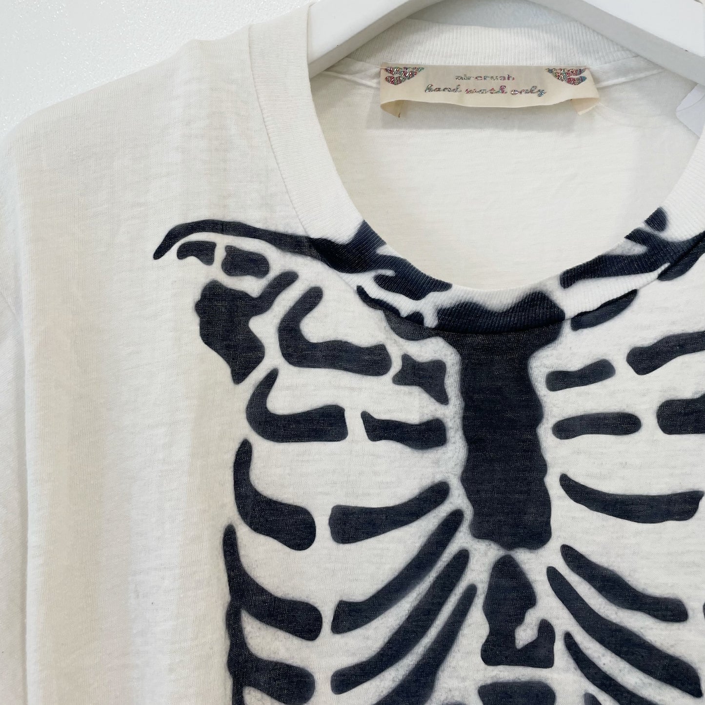 White skeleton tee / エアブラシTシャツ