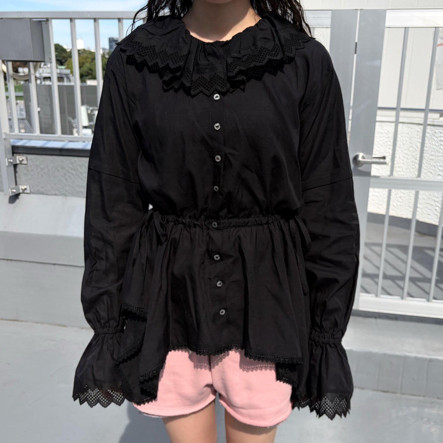 DOMESTIC FRILL BLOUSE / BLACK / フリルブラウス