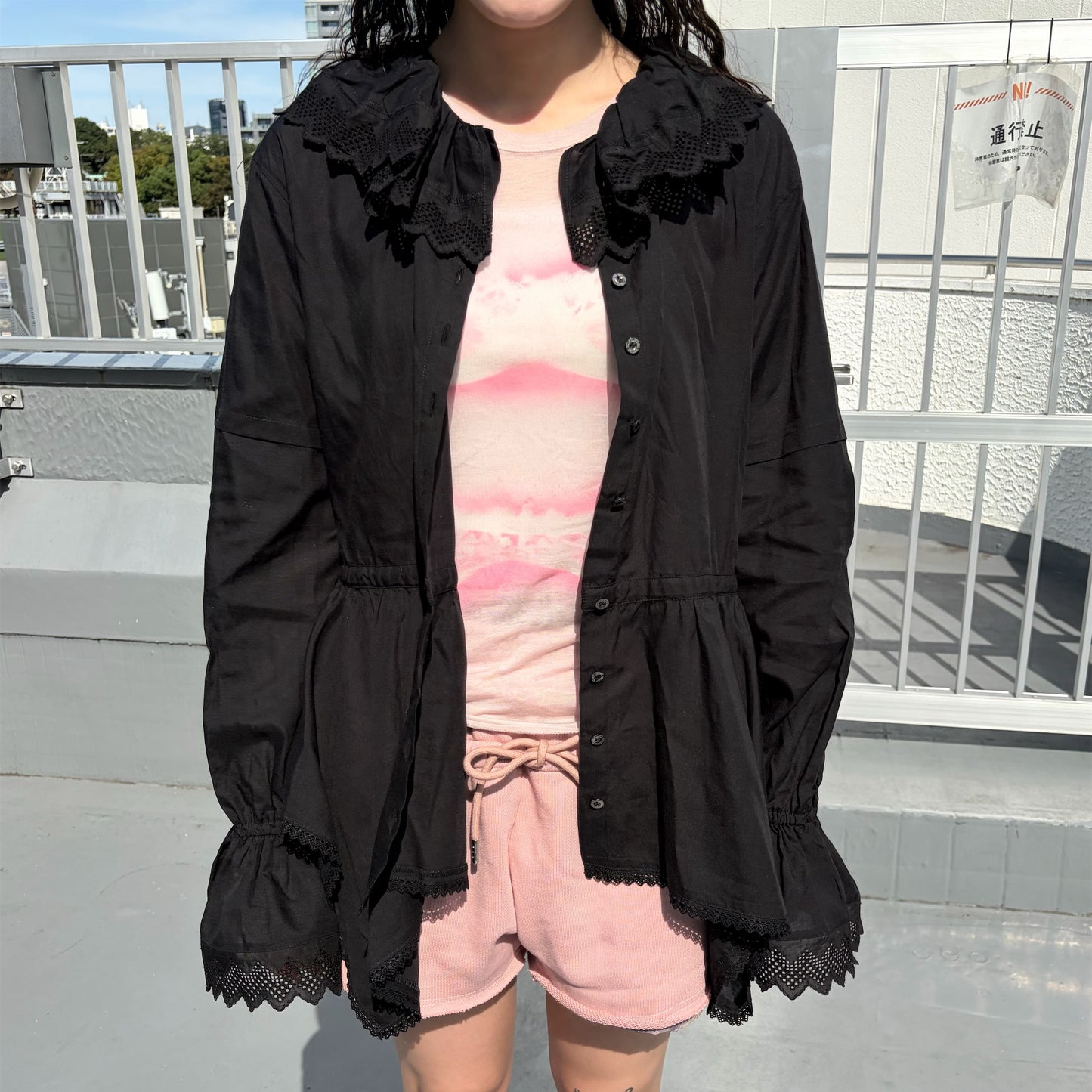 DOMESTIC FRILL BLOUSE / BLACK / フリルブラウス