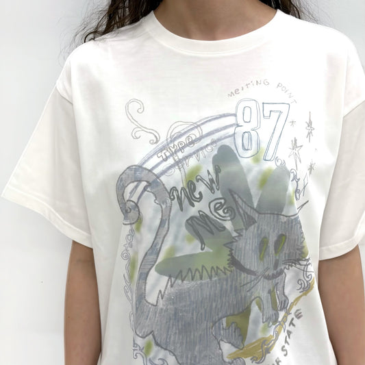 New Me Ruched Top / White / グラフィックプリントTシャツ