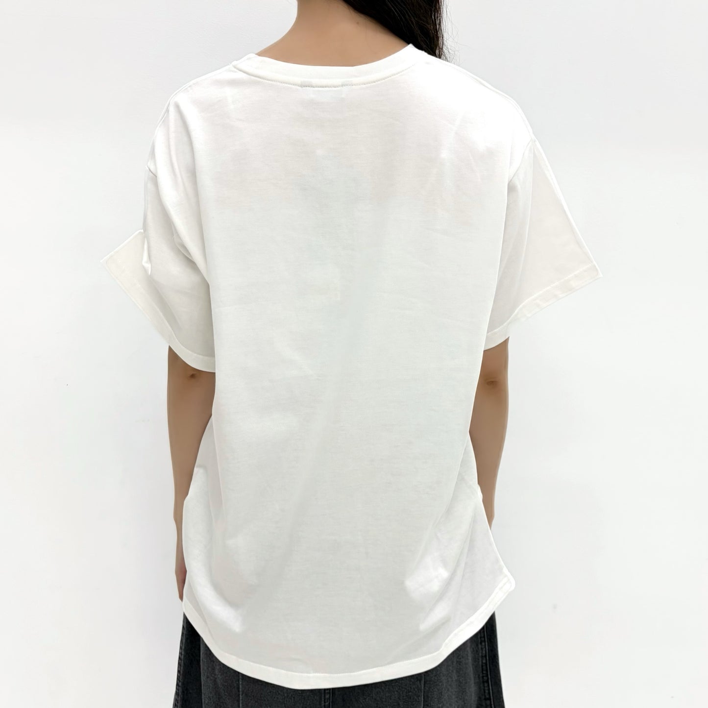 New Me Ruched Top / White / グラフィックプリントTシャツ