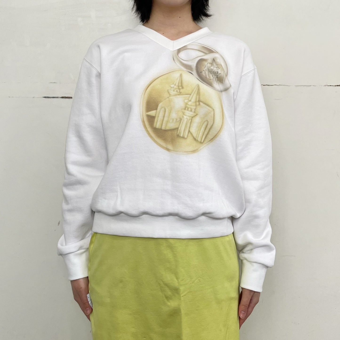 coin and ring print v neck sweat / white / プリントスウェット