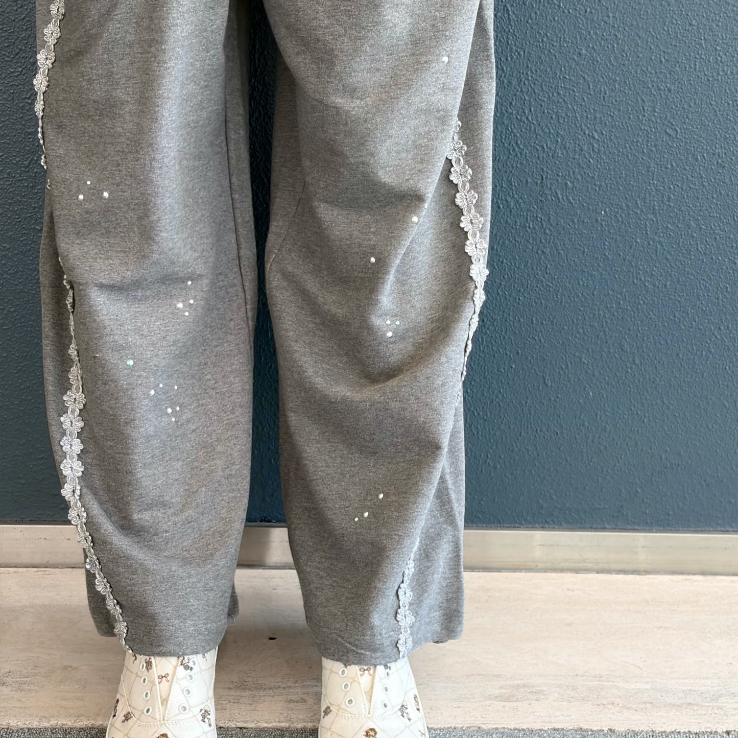 Lace Trim Hotfix SweatPants / Gray / レーストリムスウェットパンツ