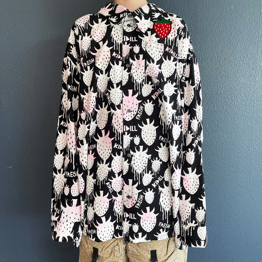 STRAWBERRY OVERSIZED SHIRT / BLACK × WHITE STRAWBERRY / ストロベリーシャツ【Brett Westfallコラボレーション】