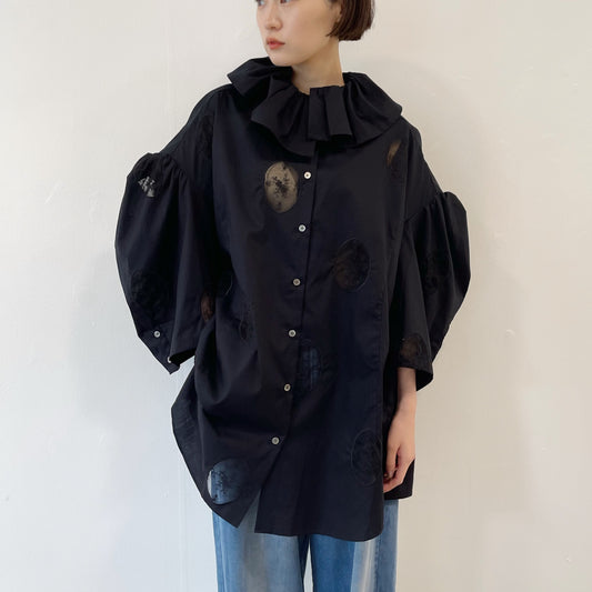 FRILL BLOUSE EMBROIDERY / BLACK / フリルブラウス