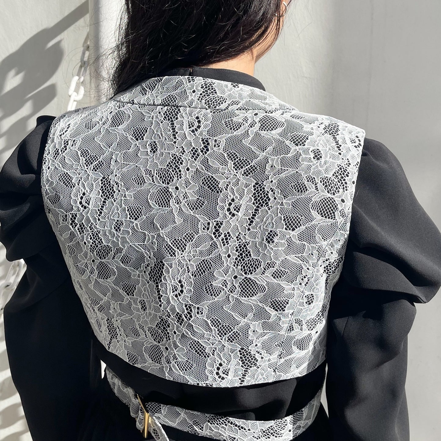 Zeno vest / white lace × black / レースベスト