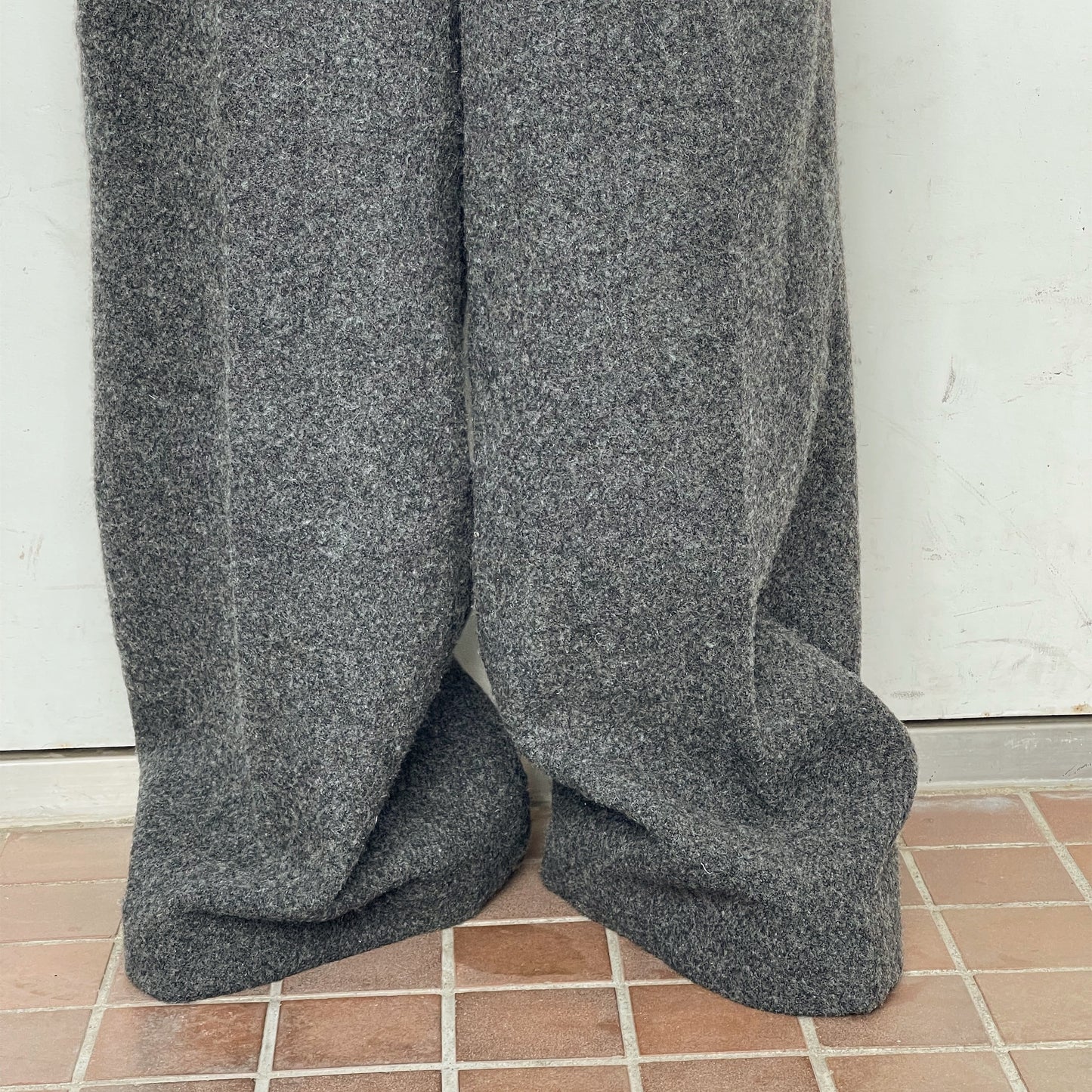 fgulling wool pants / charcoal / ウールスラックス