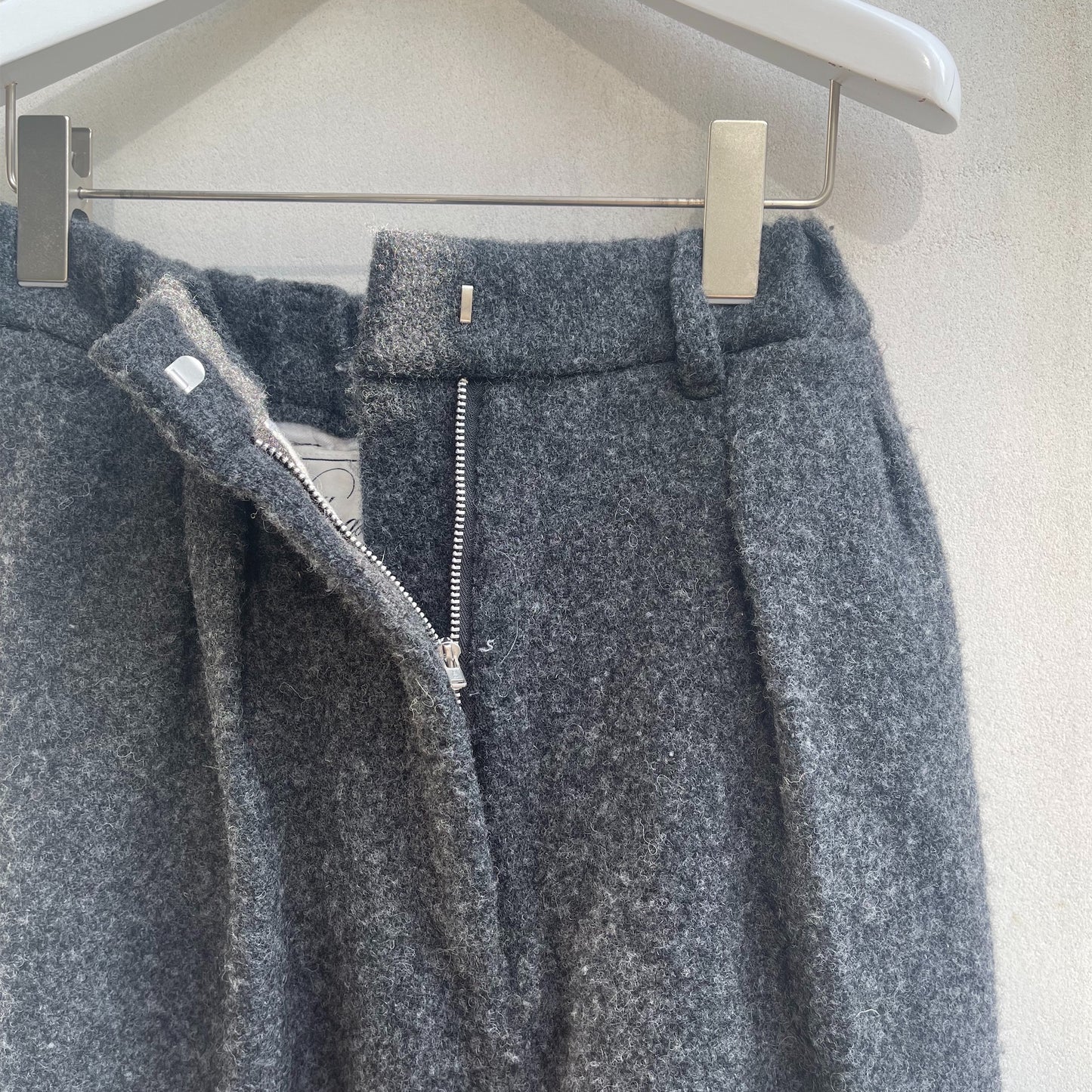 fgulling wool pants / charcoal / ウールスラックス