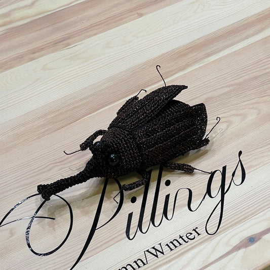 pillings / beetle brooch / brown / ハンドニット